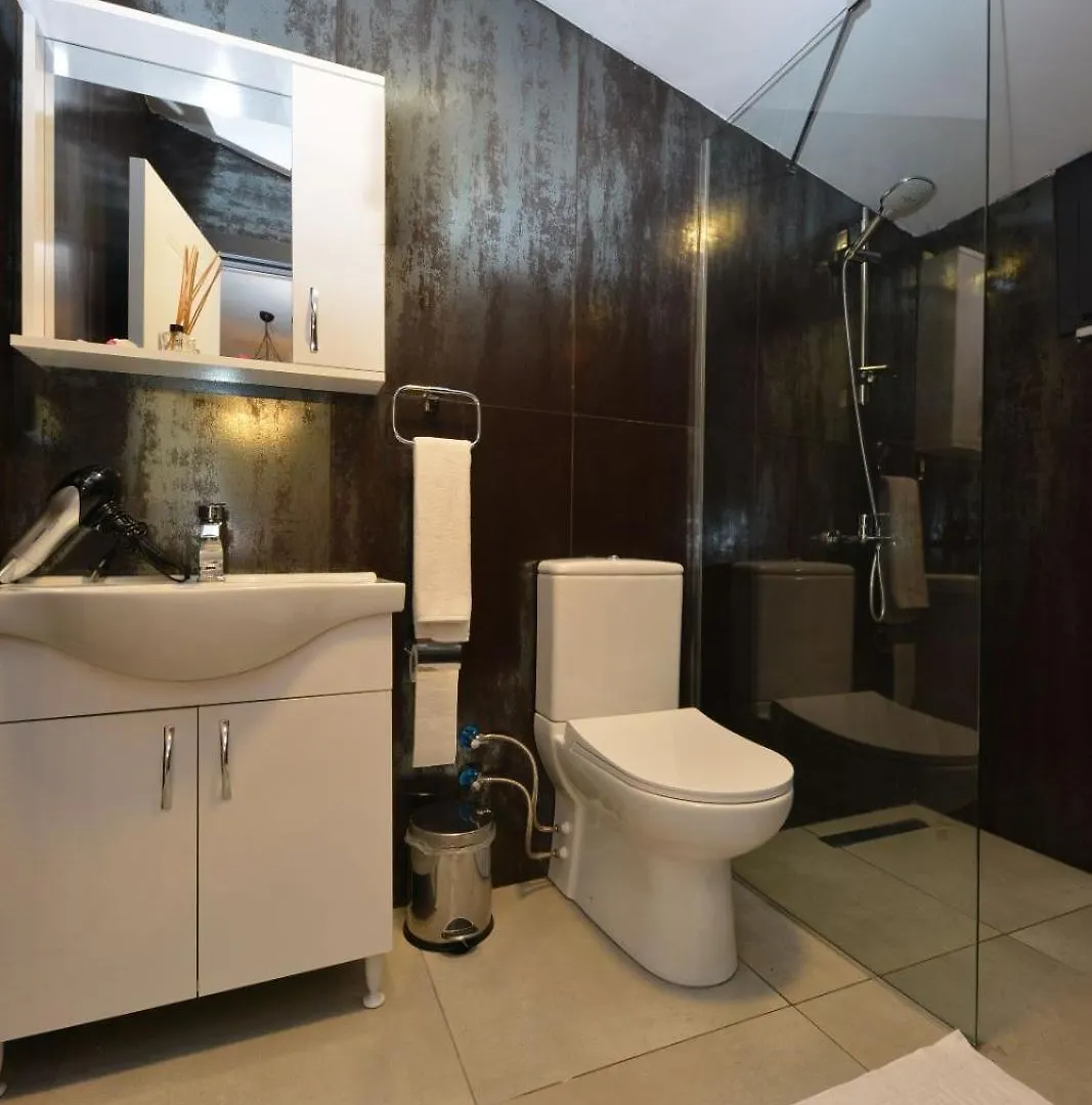 מרמריס Trakheia Otel 0*,