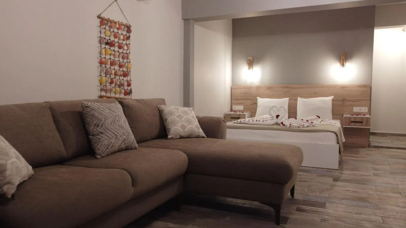 מרמריס Trakheia Otel מלון