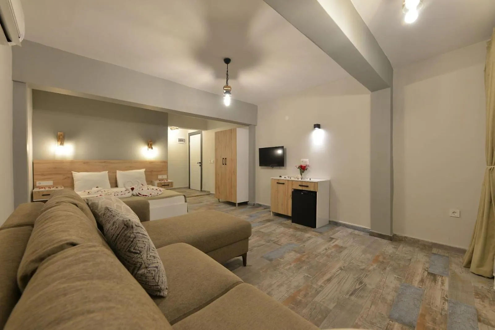 מרמריס Trakheia Otel מלון