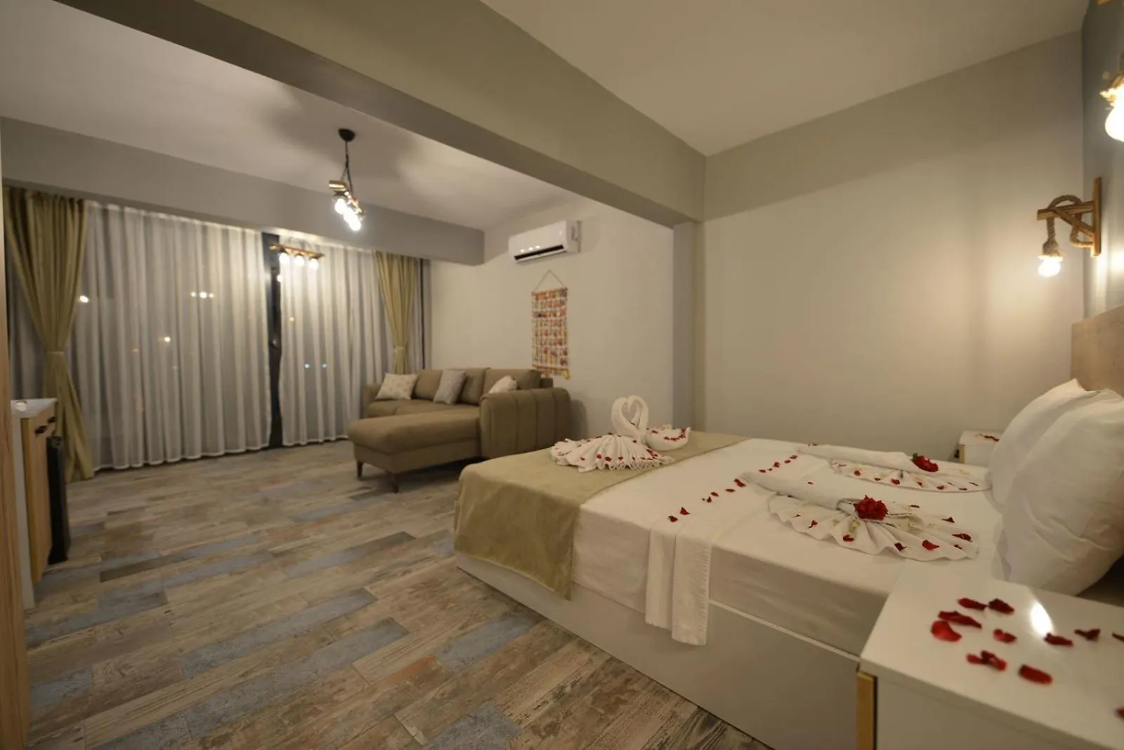 מרמריס Trakheia Otel מלון